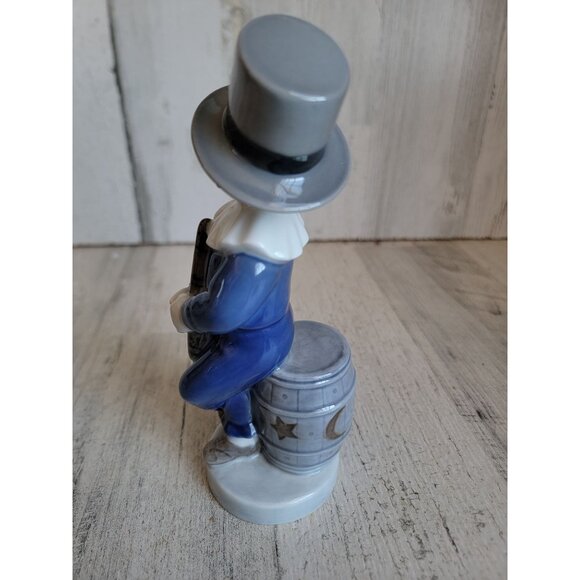 Royal Copenhagen 4524 February boy juggler Hans H hansen barrel figure - Picture 5 of 6